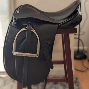 Remnandt Prelude Dressage Saddle